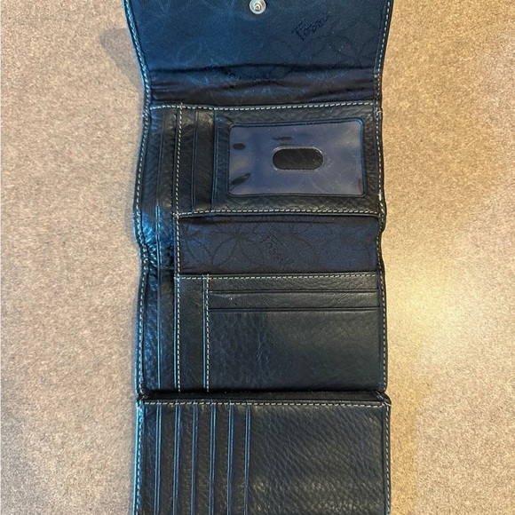 Fossil Black Tri-Fold Wallet - Picture 4 of 8